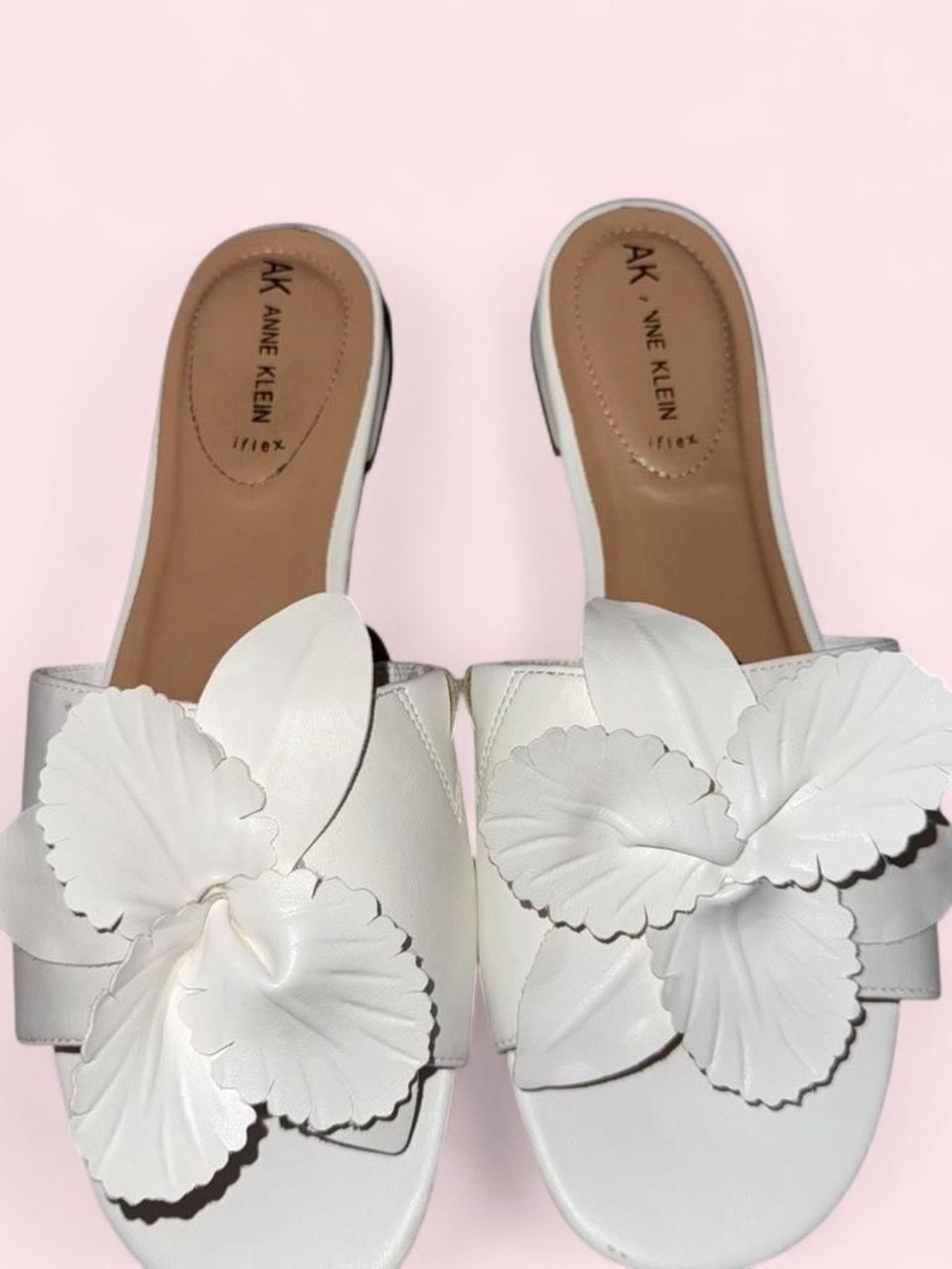 Anne Klein White Floral Appliqué Leather Slides
